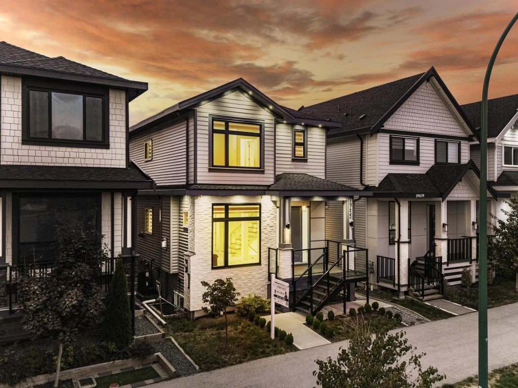 19433 70 Avenue, Surrey