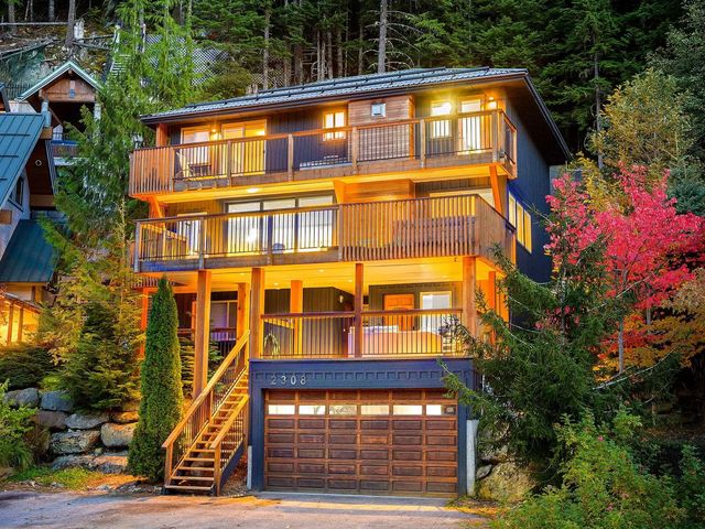 2308 Gondola Way, Whistler
