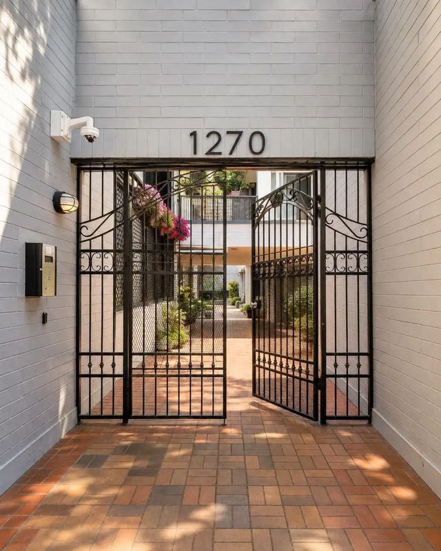 1270 Robson Street 605, Vancouver