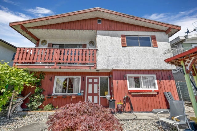 1017 Se Marine Drive, Vancouver