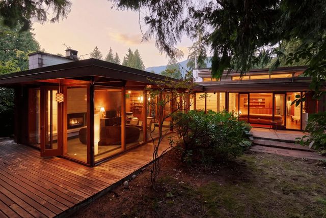 4065 Sunset Boulevard, North Vancouver