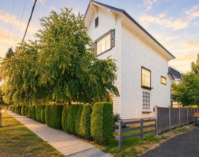 16357 15 Avenue 7, Surrey