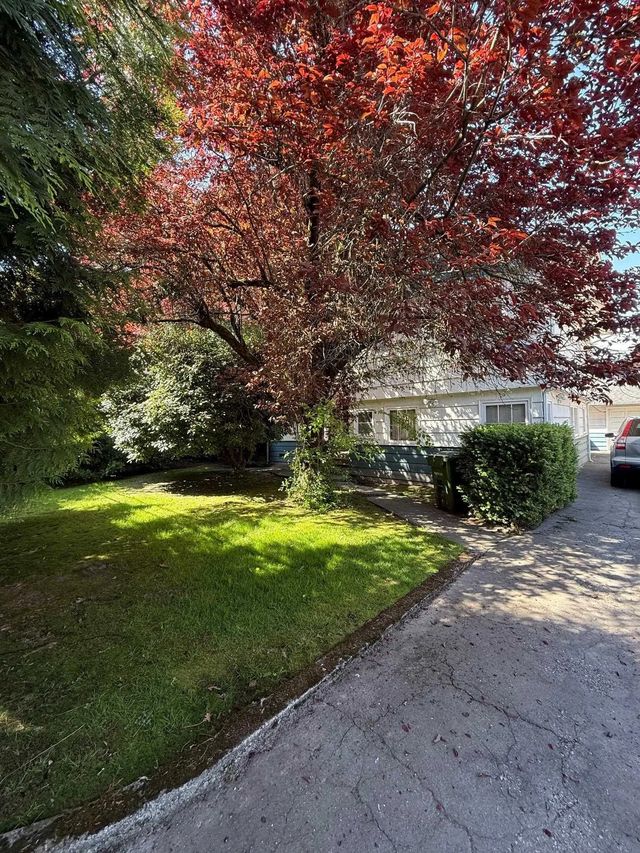 8251 Leslie Road, Richmond
