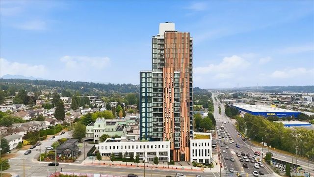 901 Lougheed Highway 1810, Coquitlam