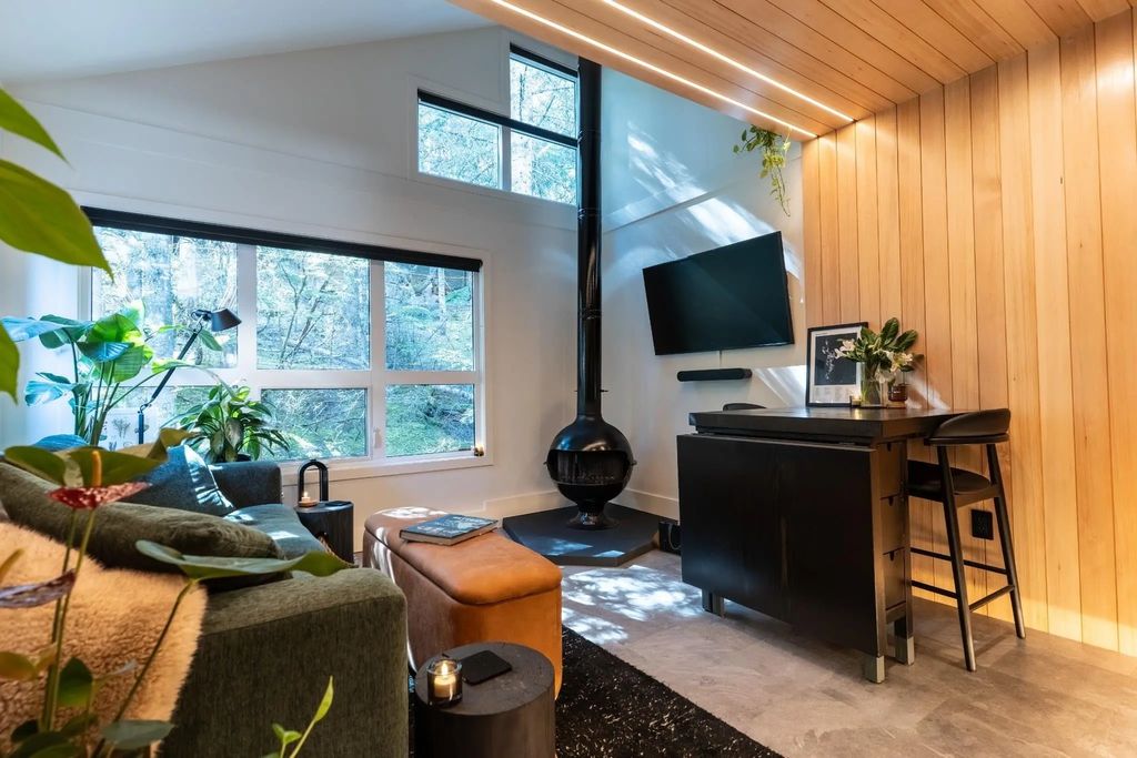 2158 Sarajevo Drive 3, Whistler