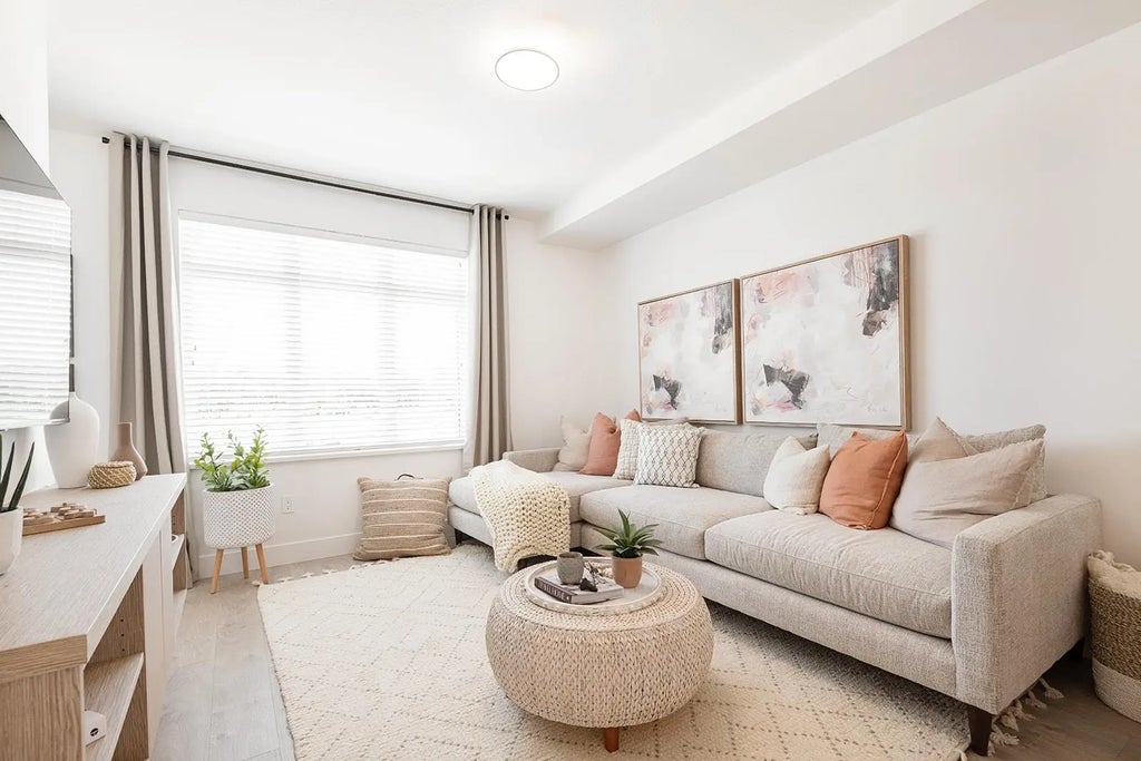 2070 Oak Meadows Drive 3, Surrey