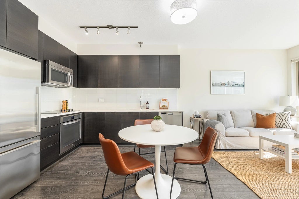 2665 Mountain Highway 517, North Vancouver