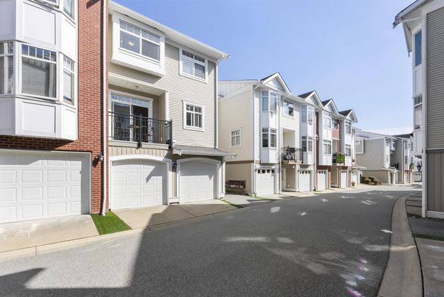 19551 66 Avenue 88, Surrey