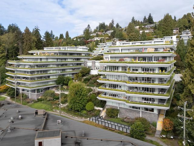 866 Arthur Erickson Place 303, West Vancouver
