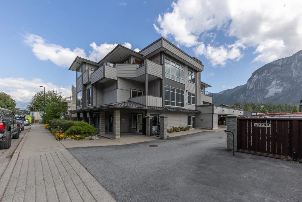 37738 Third Avenue, Squamish