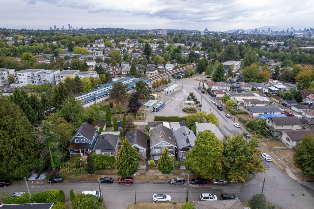 4011 Kamloops Street, Vancouver