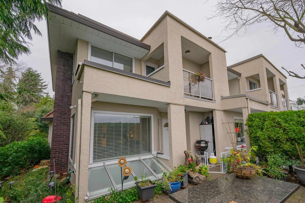 1225 Merklin Street 101, White Rock