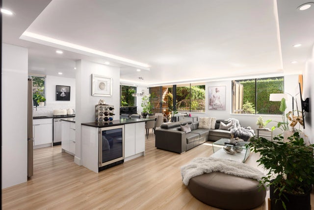 555 13th Street L1, West Vancouver