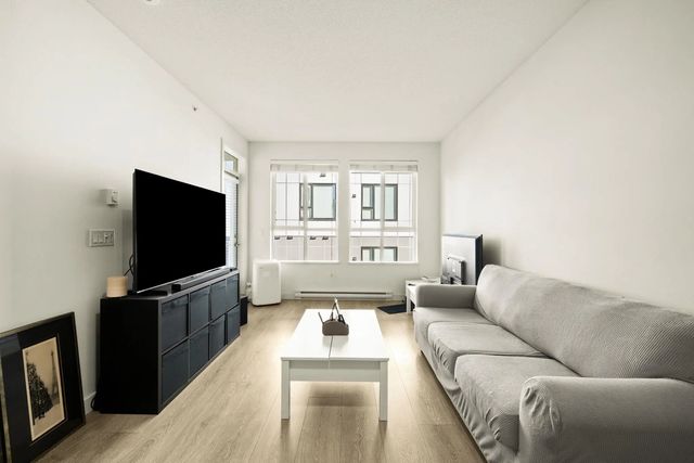 611 Regan Avenue 412, Coquitlam