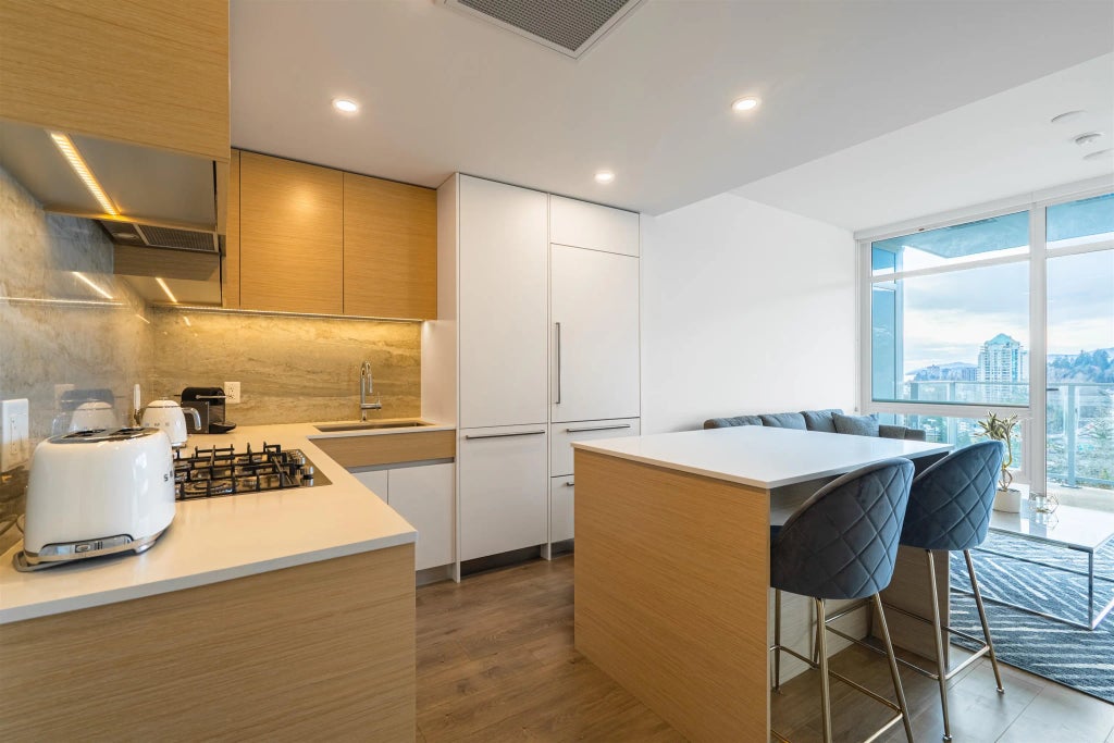 200 Klahanie Court 1107, West Vancouver