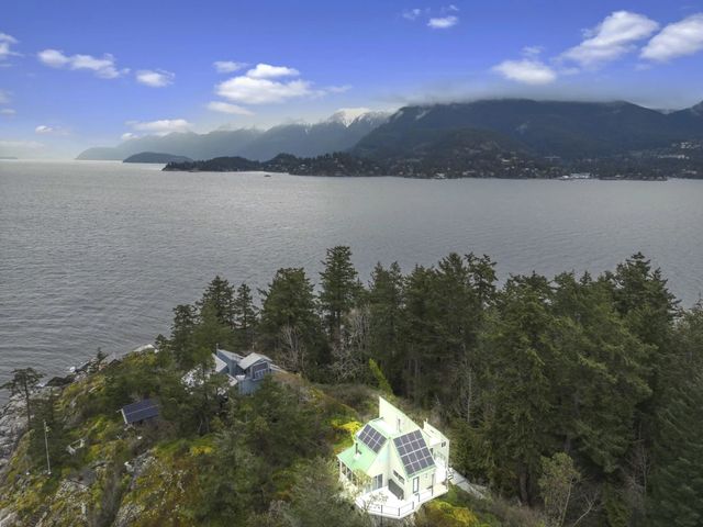 28 Passage Island, Vancouver