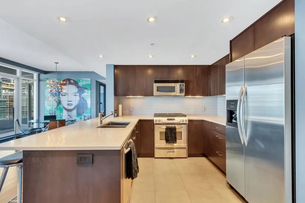 1205 W Hastings Street 2104, Vancouver