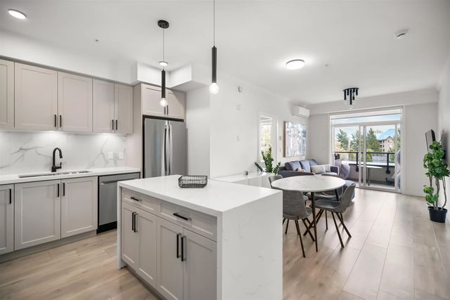 12109 223 Street 306, Maple Ridge
