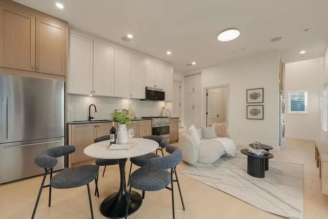 2544 Grant Street, Vancouver