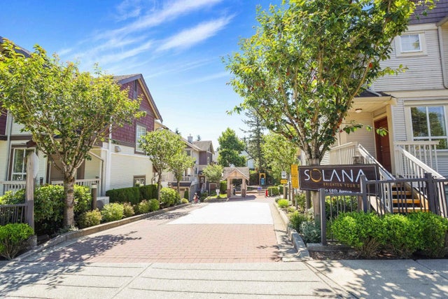 19560 68 Avenue 37, Surrey