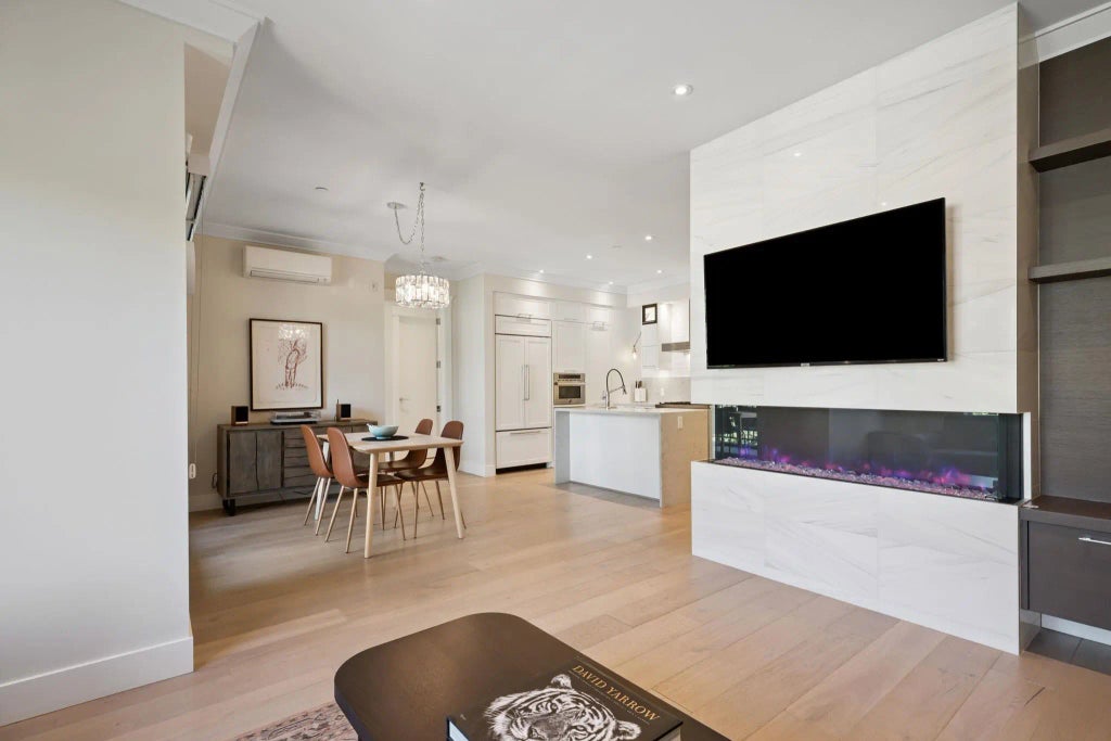 23189 Francis Avenue 206, Langley