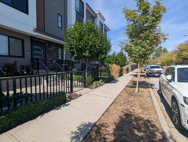 1639 162 Street 40, Surrey