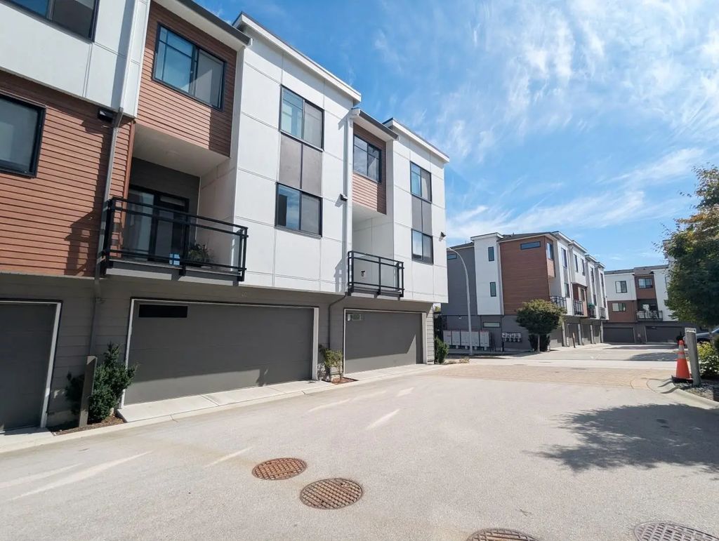 1639 162 Street 40, Surrey