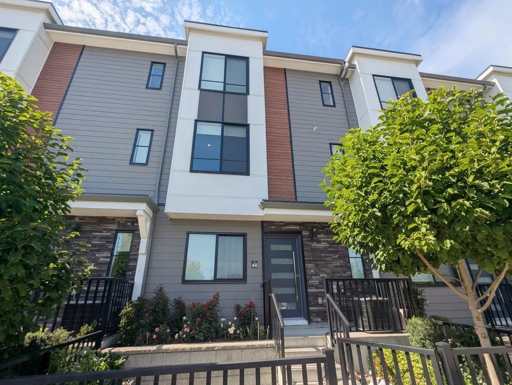 1639 162 Street 40, Surrey