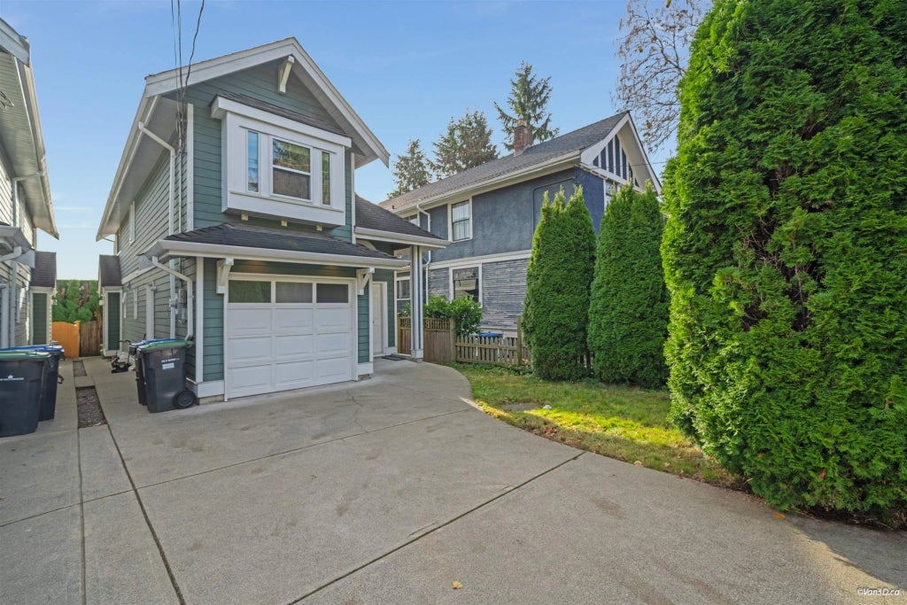 232 Fourth Avenue, New Westminster
