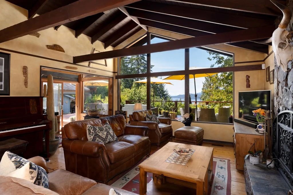 315 Bayview Road, Lions Bay