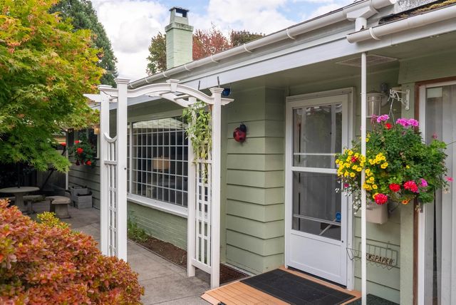 1222 Rosewood Crescent, North Vancouver