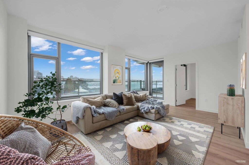 755 Harbourside Drive 320, North Vancouver