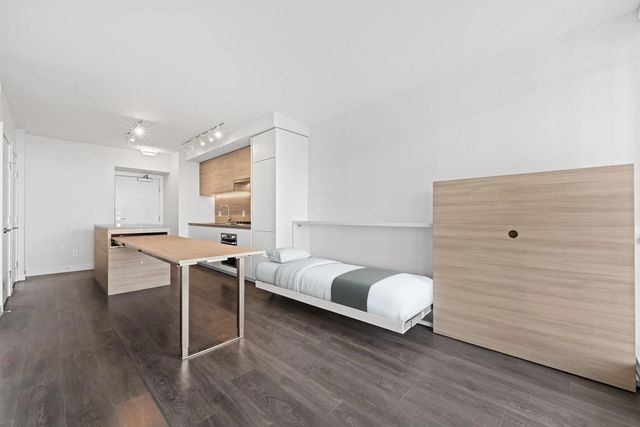 652 Whiting Way 2408, Coquitlam
