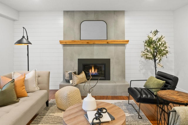 4593 Cliffmont Road, North Vancouver