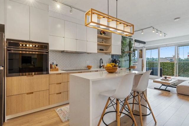 702 E King Edward Avenue Ph10, Vancouver