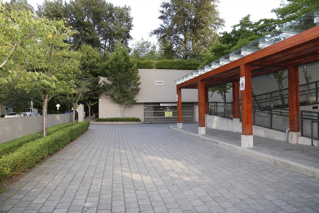 8110 120a Street 305, Surrey