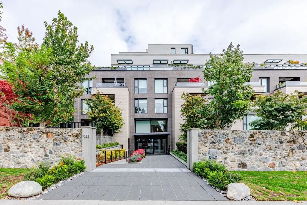 7228 Adera Street 903, Vancouver