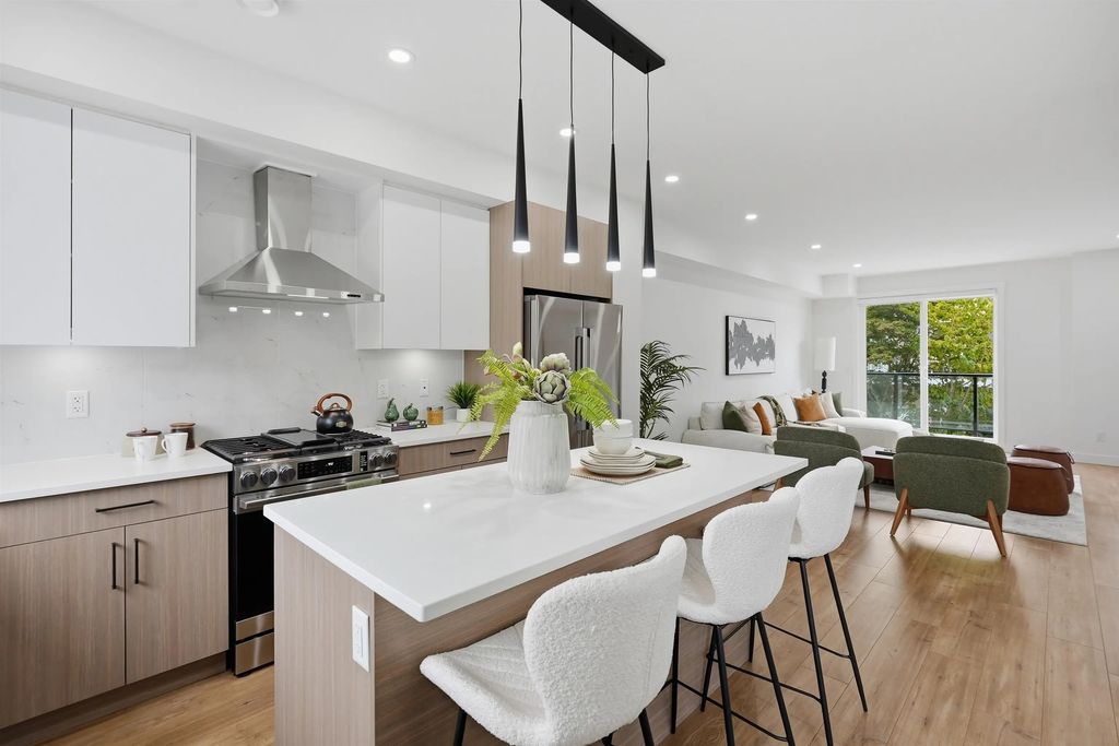 5629 King George Boulevard 2, Surrey