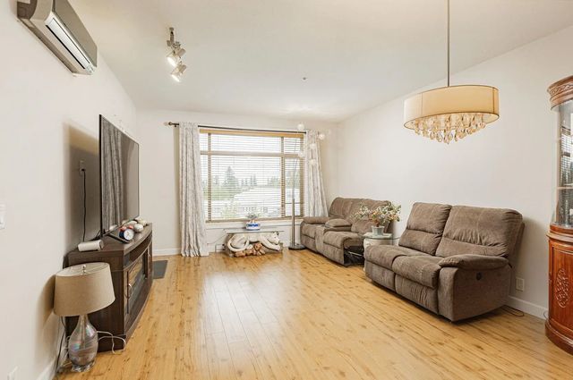 8067 207 Street 405, Langley