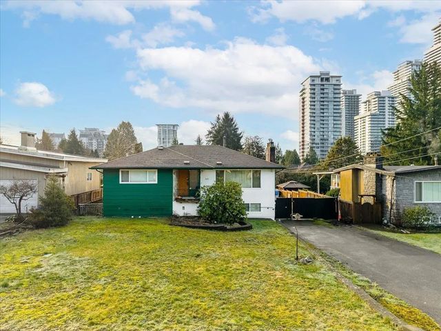 518 Appian Way, Coquitlam