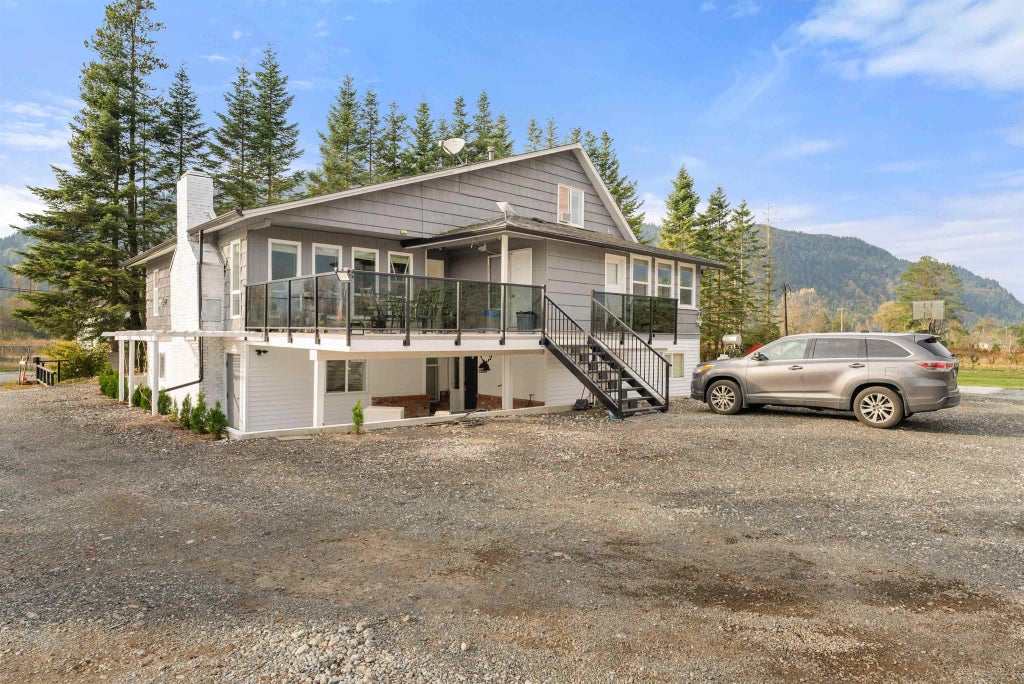 11186 Farms Road, Mission