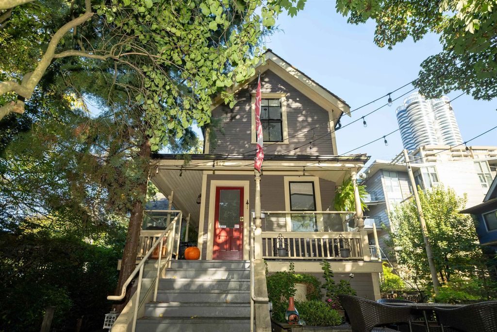 1119 Pendrell Street, Vancouver