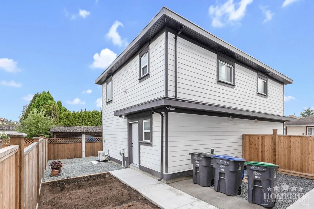 15371 94 Avenue G101, Surrey