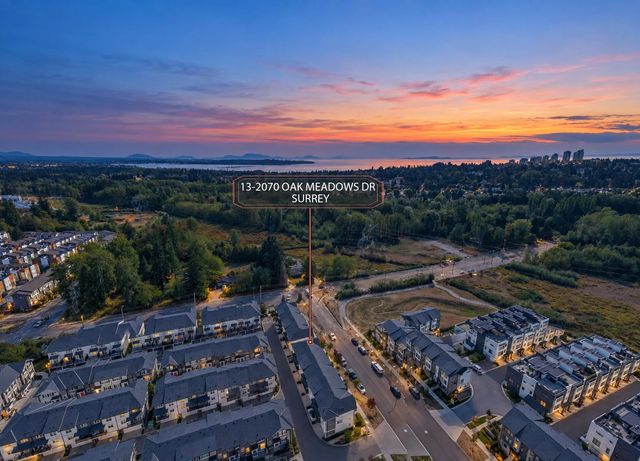 2070 Oak Meadows Drive 13, Surrey