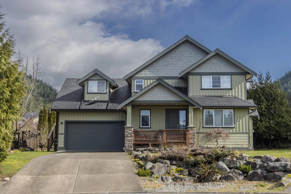 1003 Ash Place, Squamish
