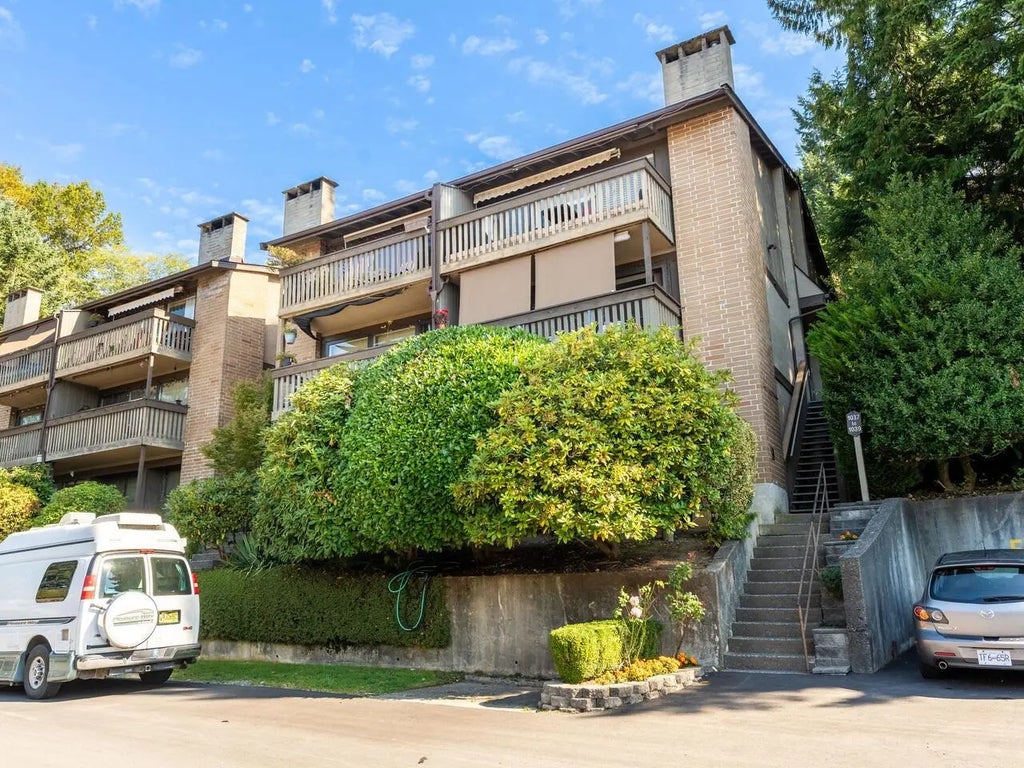 1039 Old Lillooet Road, North Vancouver