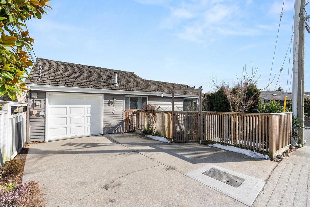 1480 View Crescent, Delta