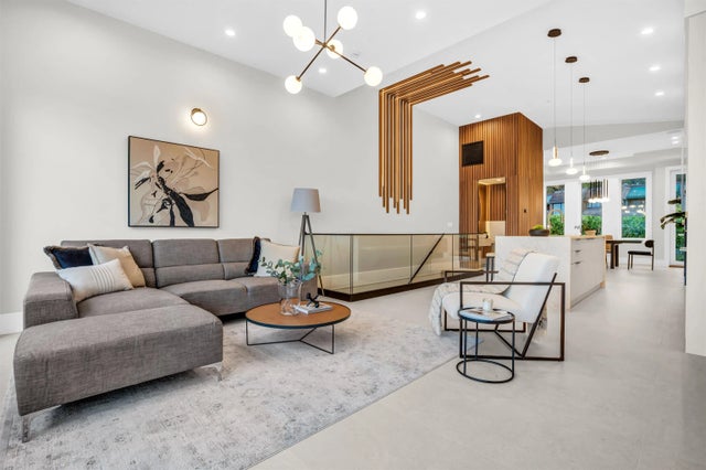 2380 Marine Drive, West Vancouver