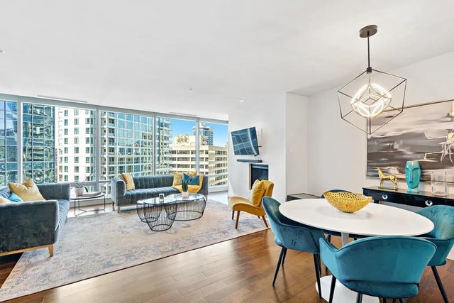 1111 Alberni Street 2009, Vancouver