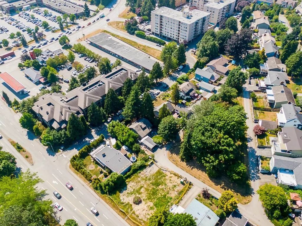 823 Sangster Place, New Westminster